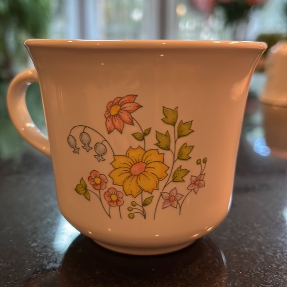 Flat Cup Meadow Pattern (Corelle) by CORNING. Set of 2 - Picture 3 of 8